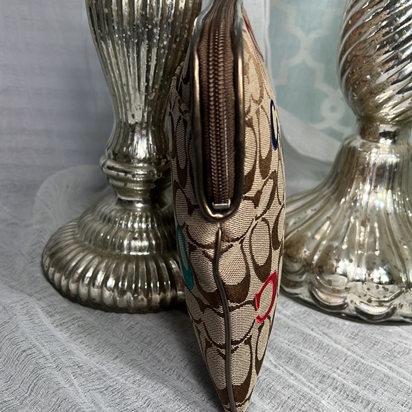 Coach Clutch - Picture 5 of 11